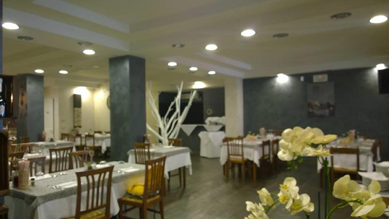 Albergo Ristorante Uspa Gorino Ferrarese Exteriör bild